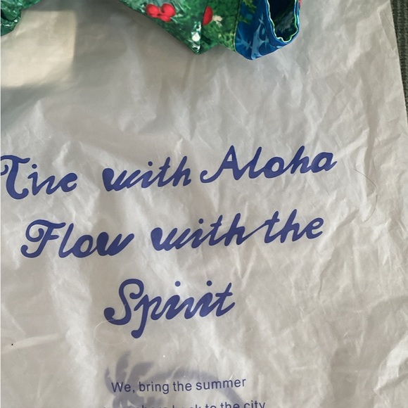 Men’s Hawaiian Christmas tree shirt - Picture 2 of 3